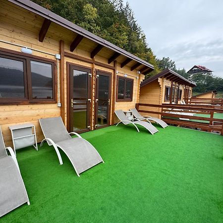 Holiday Bicaz Bungalows On The Lake Bagian luar foto