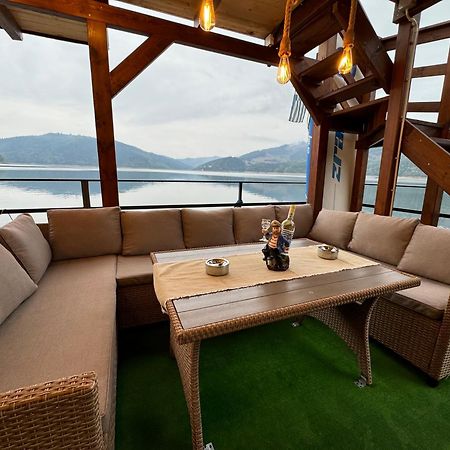 Holiday Bicaz Bungalows On The Lake Bagian luar foto