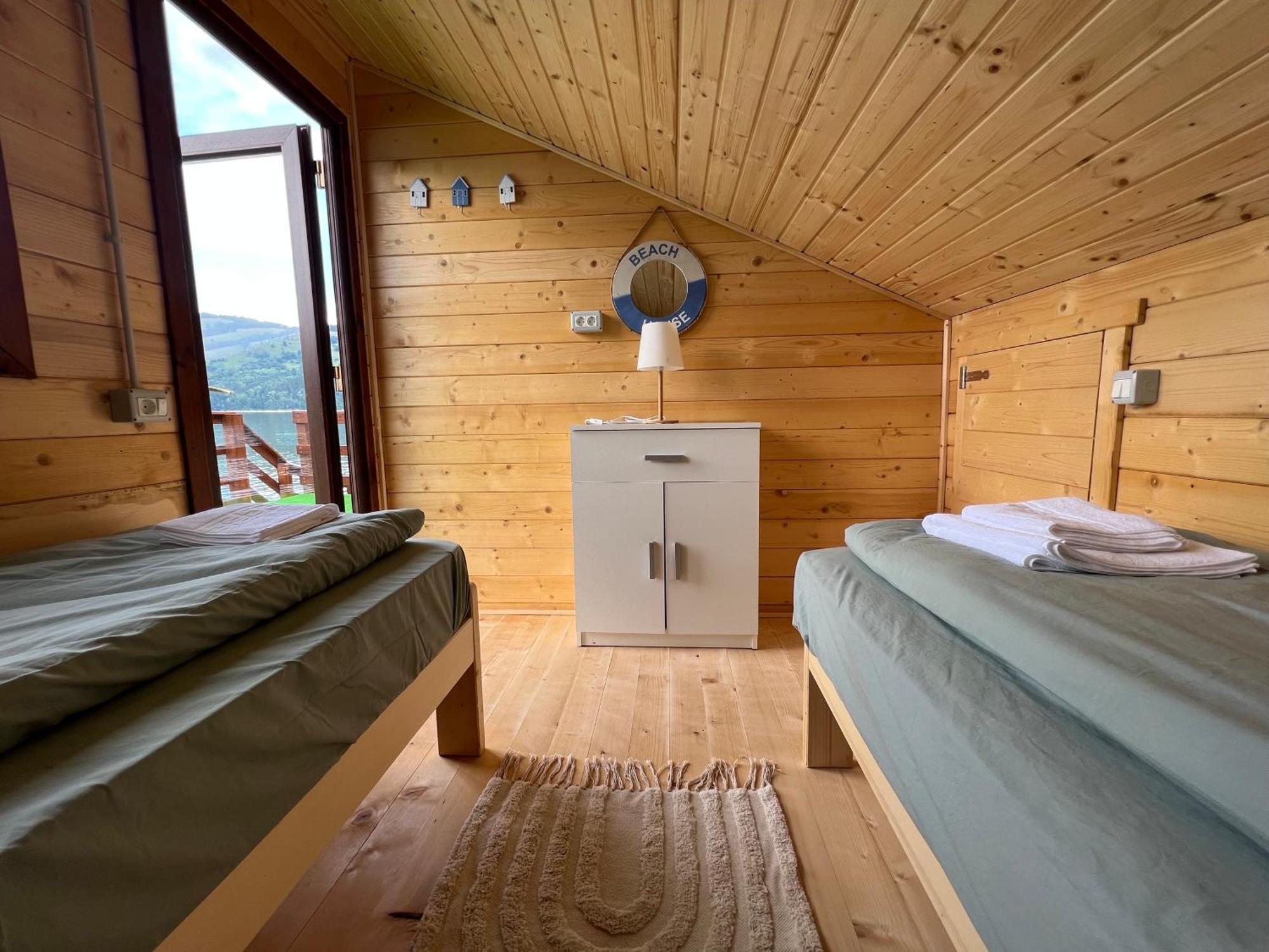 Holiday Bicaz Bungalows On The Lake Bagian luar foto