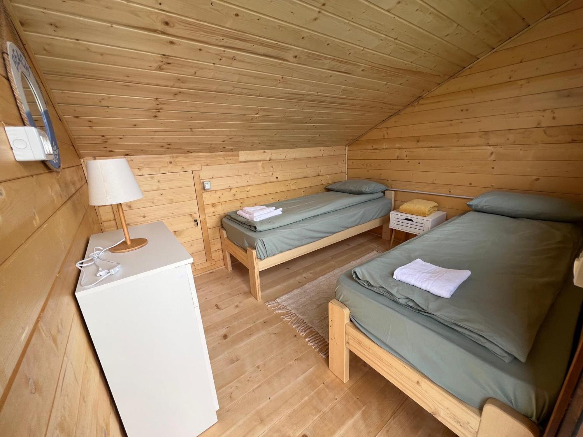 Holiday Bicaz Bungalows On The Lake Bagian luar foto