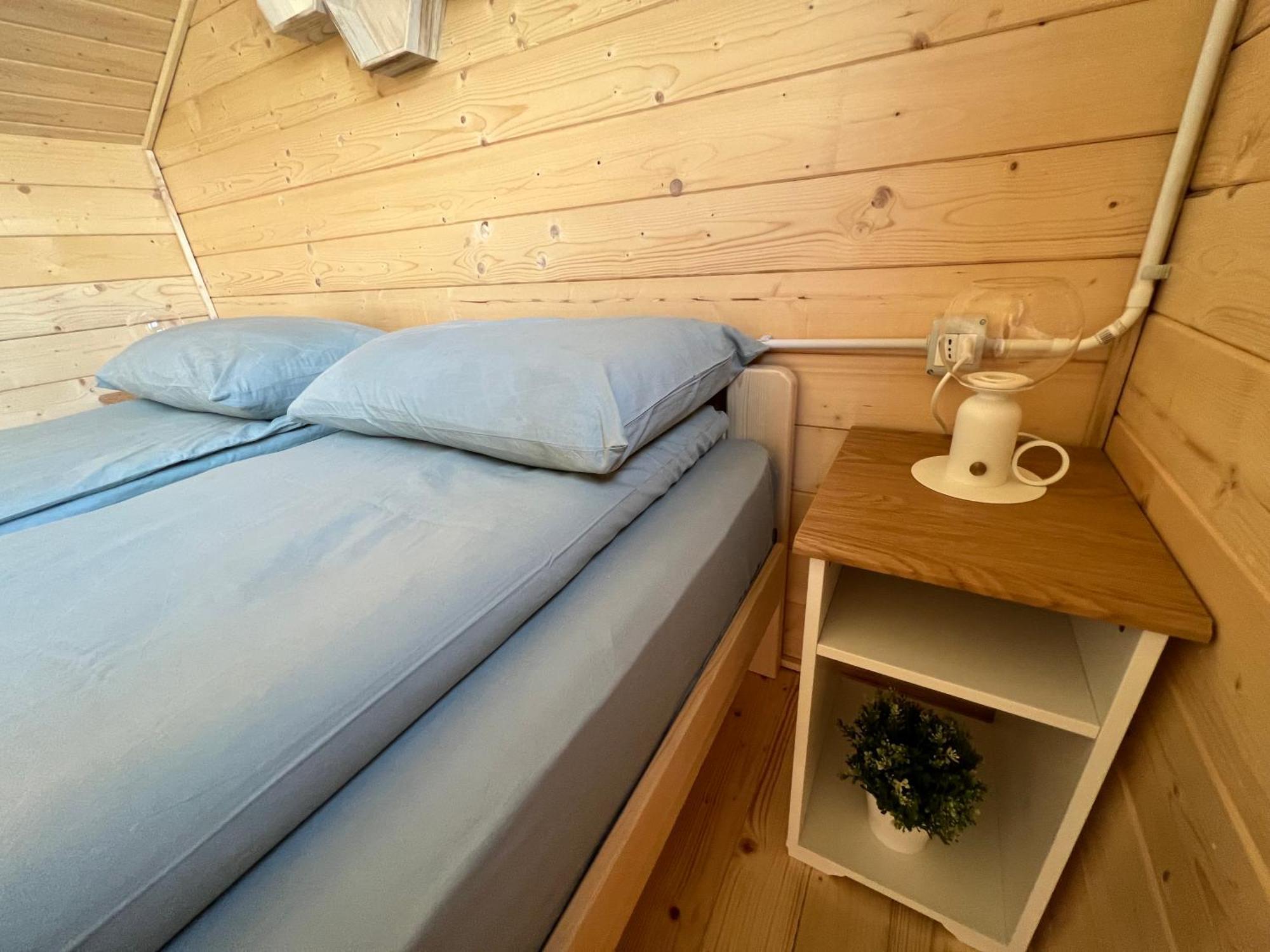 Holiday Bicaz Bungalows On The Lake Bagian luar foto