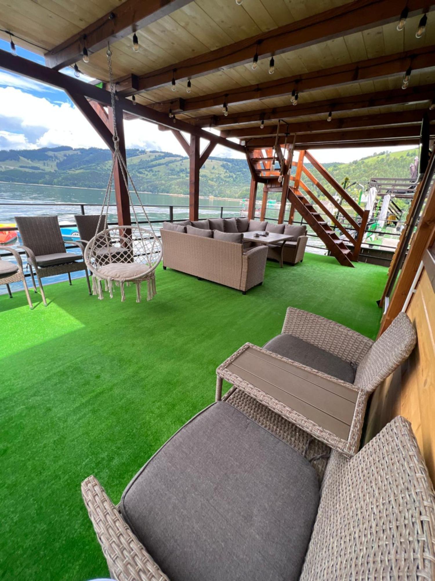 Holiday Bicaz Bungalows On The Lake Bagian luar foto