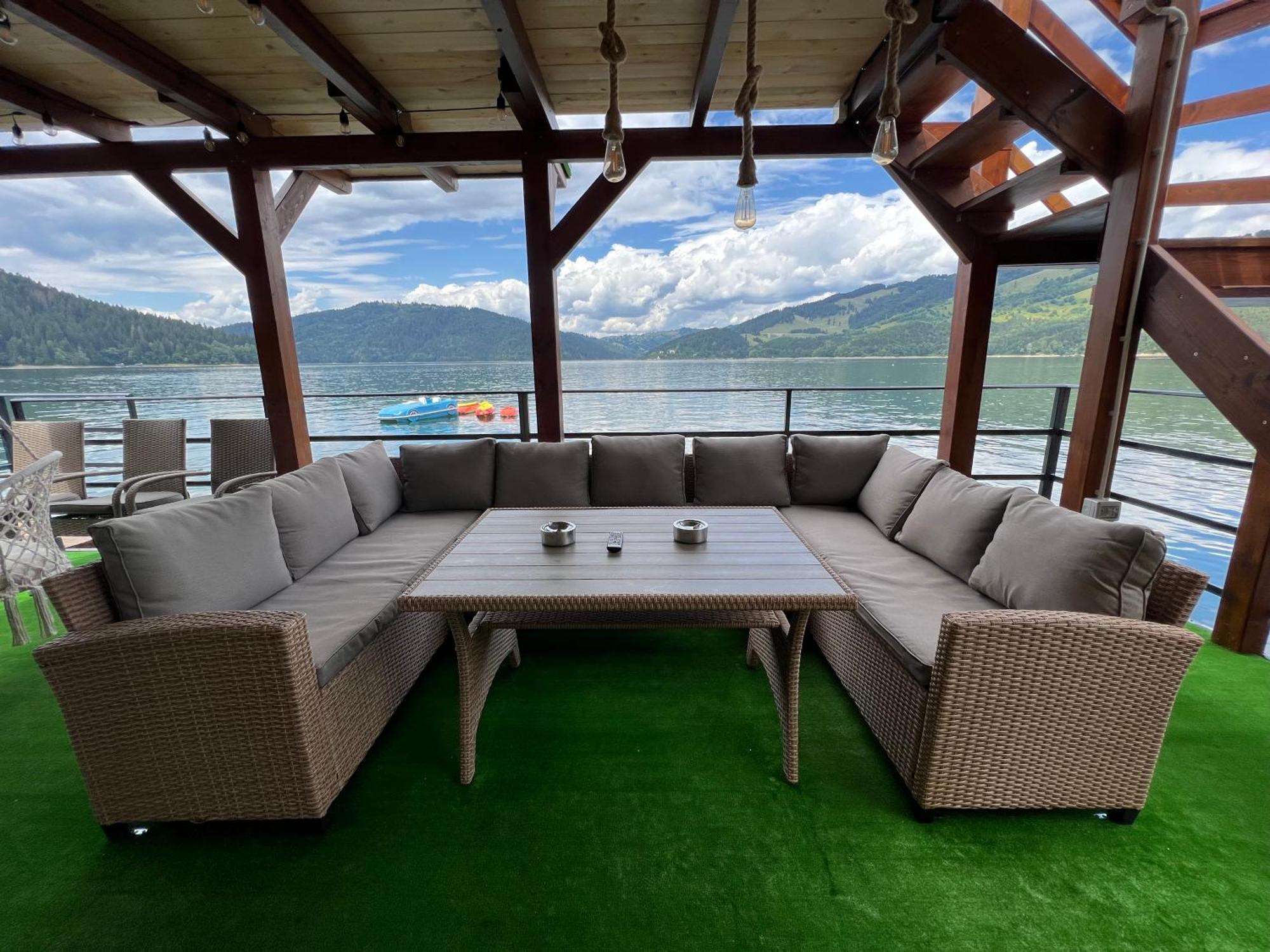 Holiday Bicaz Bungalows On The Lake Bagian luar foto