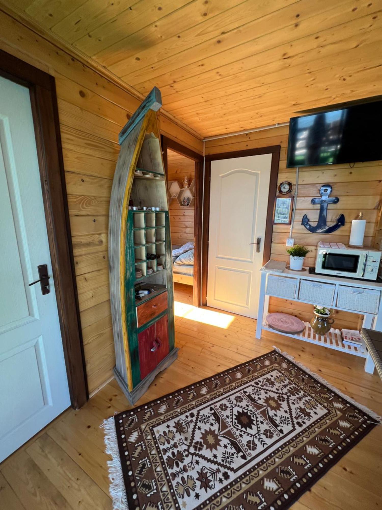 Holiday Bicaz Bungalows On The Lake Bagian luar foto