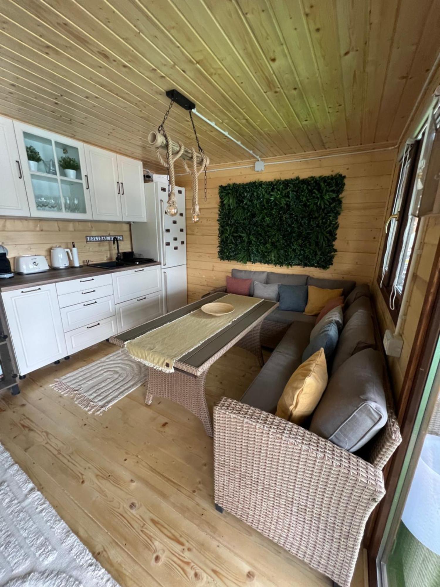 Holiday Bicaz Bungalows On The Lake Bagian luar foto