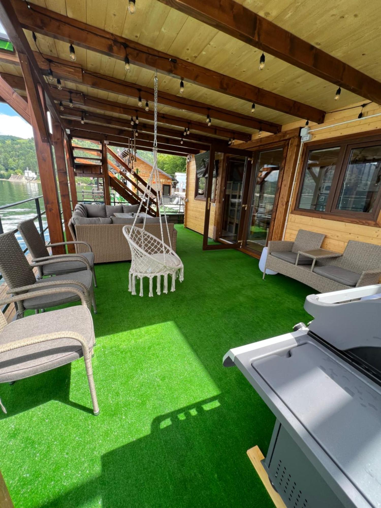Holiday Bicaz Bungalows On The Lake Bagian luar foto