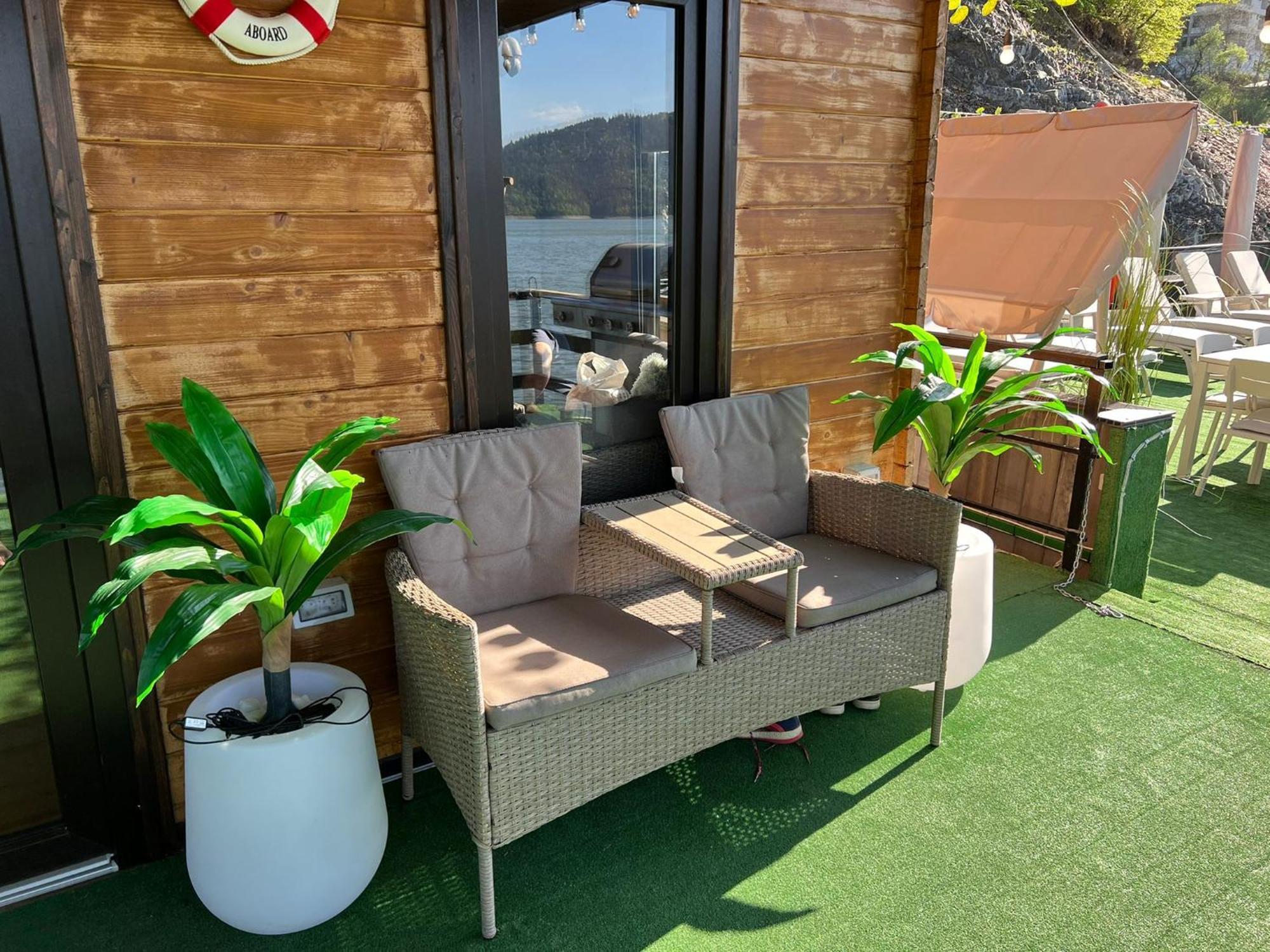 Holiday Bicaz Bungalows On The Lake Bagian luar foto