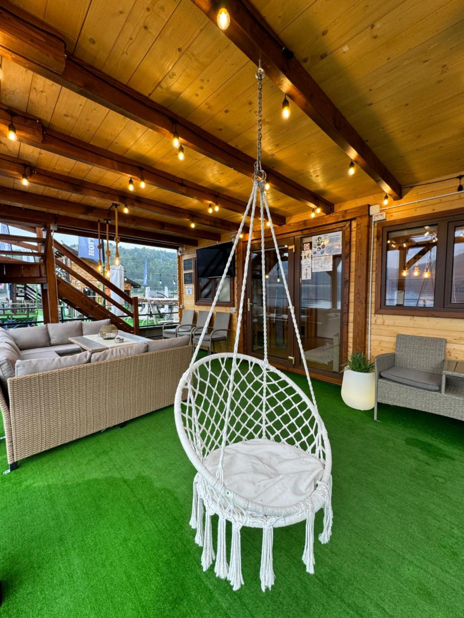 Holiday Bicaz Bungalows On The Lake Bagian luar foto