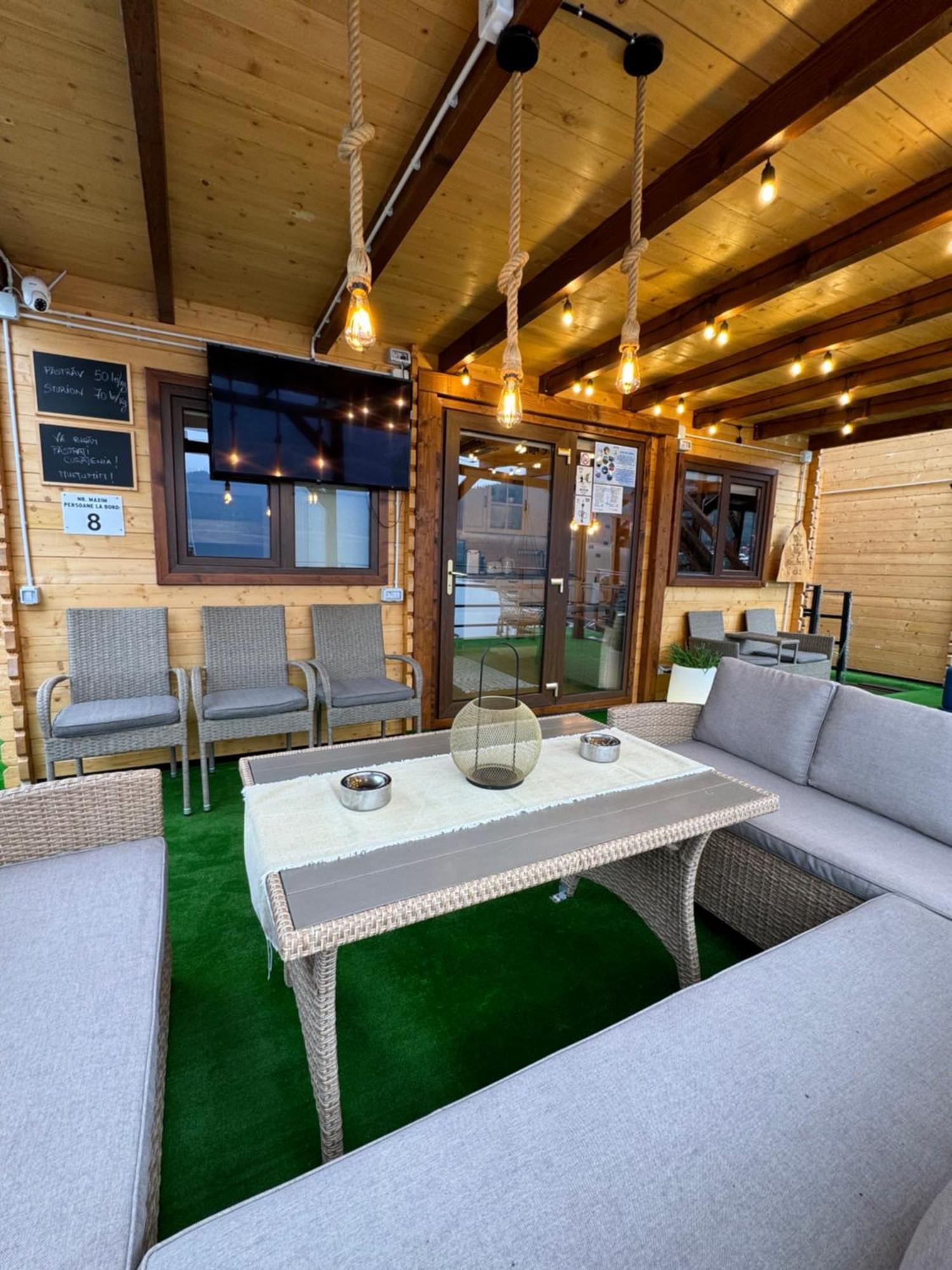 Holiday Bicaz Bungalows On The Lake Bagian luar foto